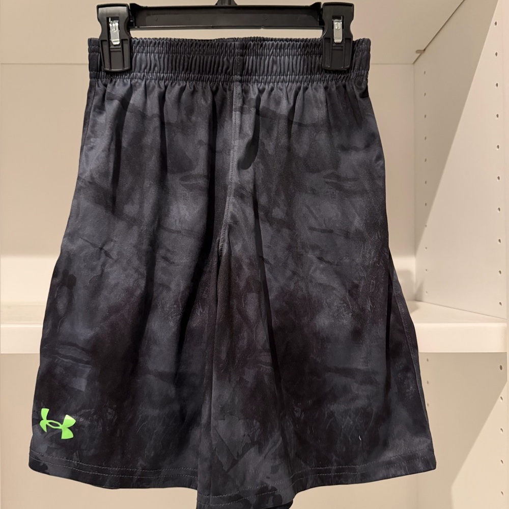 Under Armour Youth Medium Dark Gray Athletic Shorts- Dri Fit.  Like New